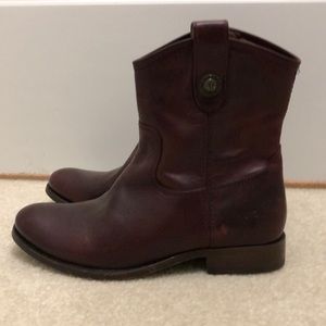 FRYE | Burgundy Frye short boots ✨